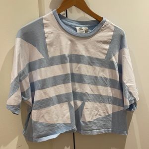 Adidas cropped street wear Tshirt women’s XL